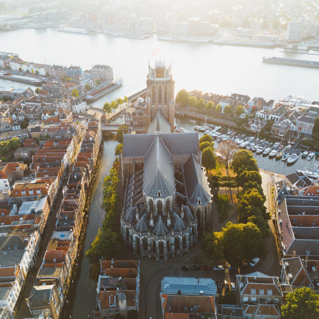 Luchtfoto-Grote-Kerk-Dordrecht-kopie-scaled